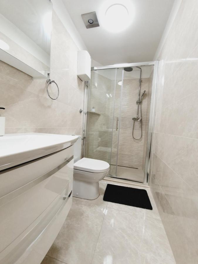 White House Apartments 두기라트 외부 사진